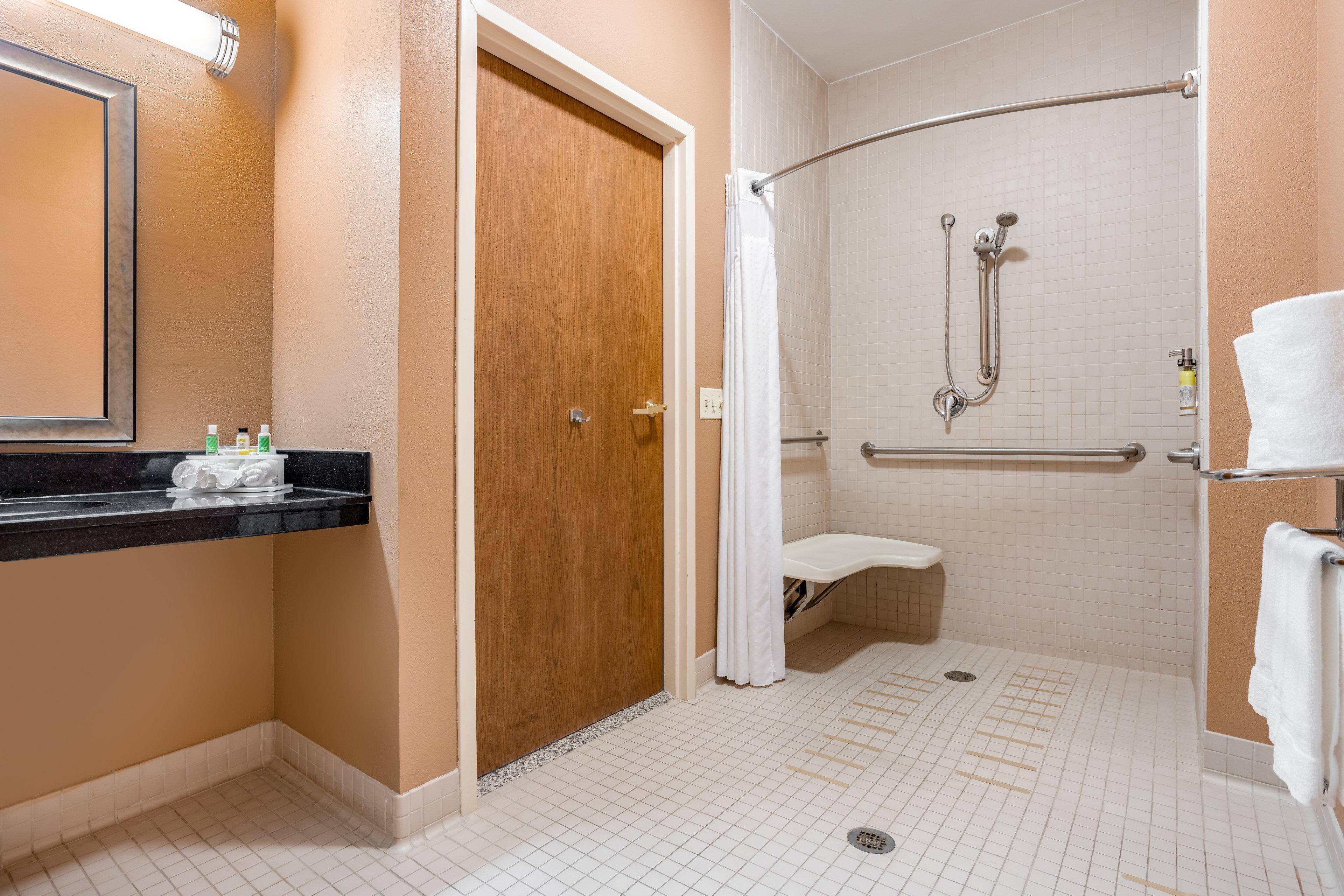 Holiday Inn Express Hotel & Suites Canton By Ihg Exterior photo